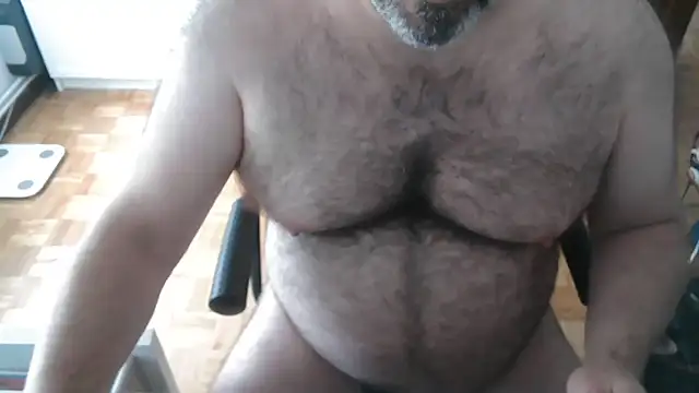Snapshot of mikeyhotbear chatting on 07.28.26 mikeyhotbear online show from 07.28.26