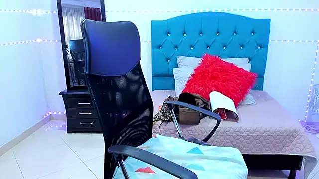 Snapshot of vaalery_sweet chatting on 02.04.25 vaalery sweet online show from 02.04.25