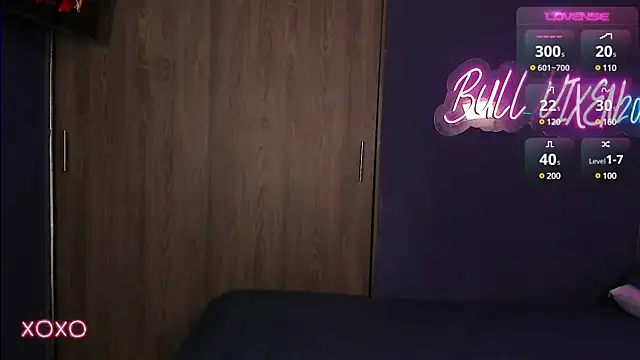 Snapshot of bull_vixen2001 chatting on 12.13.24 bull vixen2001 online show from 12.13.24