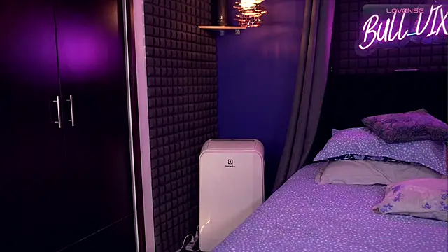 Snapshot of bull_vixen2001 chatting on 02.22.26 bull vixen2001 online show from 02.22.26