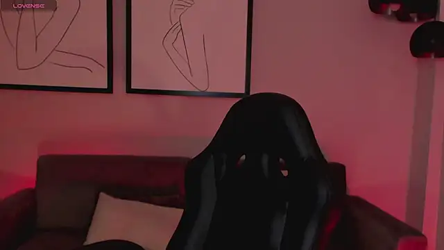 ErikaBenz  online show from 02.19.25