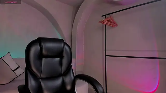 ErikaBenz  online show from 10.21.25