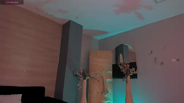 ErikaBenz  online show from 04.04.26