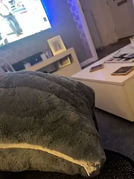 Snapshot of Furdale chatting on 12.29.24 Furdale online show from 12.29.24