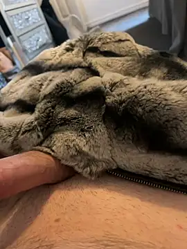 Snapshot of Furdale chatting on 01.01.25 Furdale online show from 01.01.25