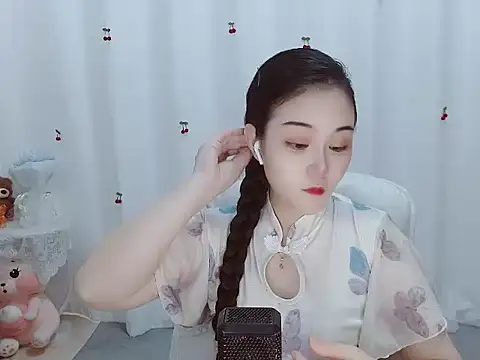 Snapshot of Angel-C chatting on 09.27.25 Angel-C online show from 09.27.25