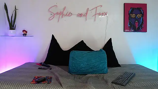 SophieFoxx17 online show from 11.04.25