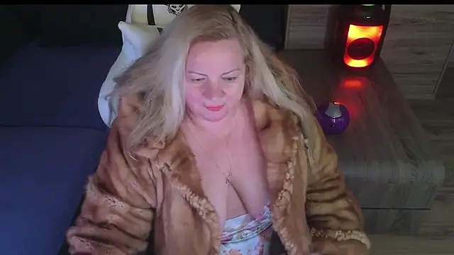 Snapshot of MolligSpielle chatting on 02.28.26 MolligSpielle online show from 02.28.26