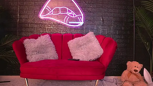 ScarlettQuate online show from 12.23.24