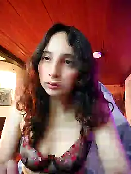 Snapshot of _Laary chatting on 12.17.24  Laary online show from 12.17.24