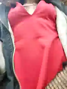 Snapshot of _Laary chatting on 12.25.24  Laary online show from 12.25.24