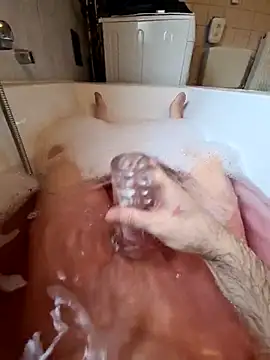 Snapshot of toeloverlive chatting on 12.01.25 toeloverlive online show from 12.01.25