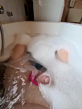 Snapshot of toeloverlive chatting on 02.25.26 toeloverlive online show from 02.25.26