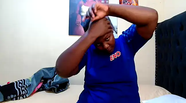 Toomuchbooty33 online show from 02.04.25