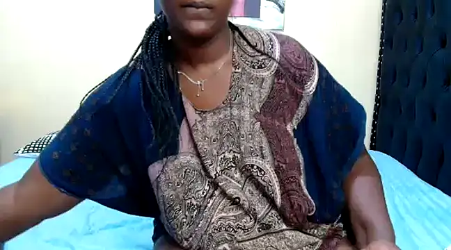 Toomuchbooty33 online show from 02.12.25