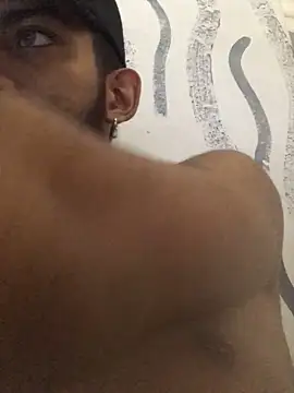 Snapshot of Alessandro__Rossi chatting on 12.23.24 Alessandro  Rossi online show from 12.23.24