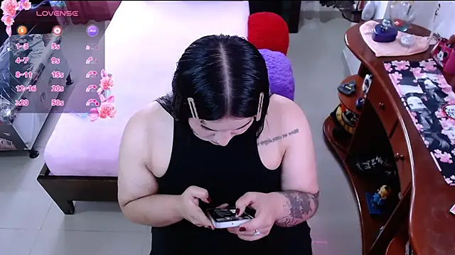 lufek23 online show from 02.25.25