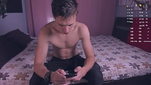 Snapshot of NigelStriker chatting on 09.27.25 NigelStriker online show from 09.27.25