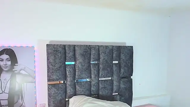 Natasharuso online show from 10.21.25