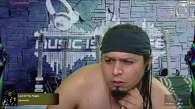 Snapshot of chino_roz chatting on 02.04.25 chino roz online show from 02.04.25
