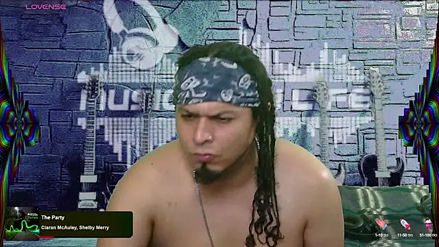Snapshot of chino_roz chatting on 02.05.25 chino roz online show from 02.05.25