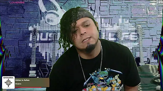 Snapshot of chino_roz chatting on 02.16.25 chino roz online show from 02.16.25