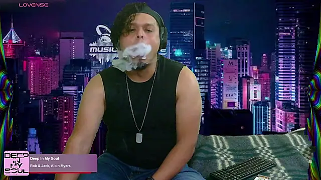 Snapshot of chino_roz chatting on 02.22.25 chino roz online show from 02.22.25