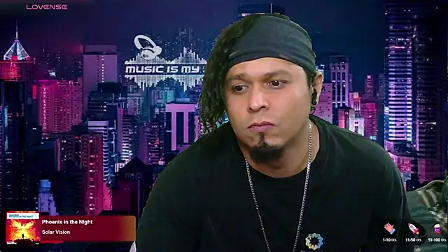 Snapshot of chino_roz chatting on 02.24.25 chino roz online show from 02.24.25