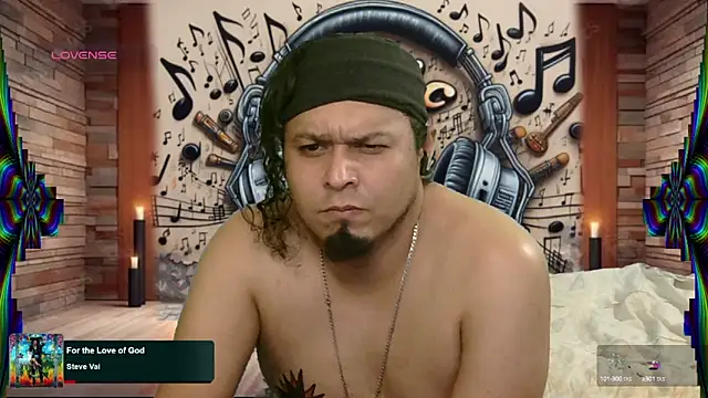 Snapshot of chino_roz chatting on 03.10.25 chino roz online show from 03.10.25