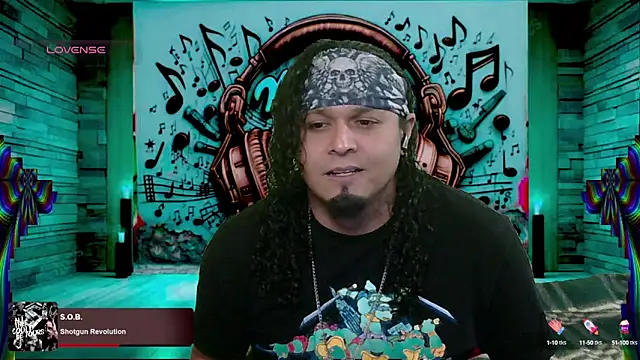 Snapshot of chino_roz chatting on 03.20.25 chino roz online show from 03.20.25