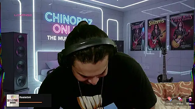 Snapshot of chino_roz chatting on 09.15.25 chino roz online show from 09.15.25