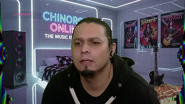 Snapshot of chino_roz chatting on 09.18.25 chino roz online show from 09.18.25