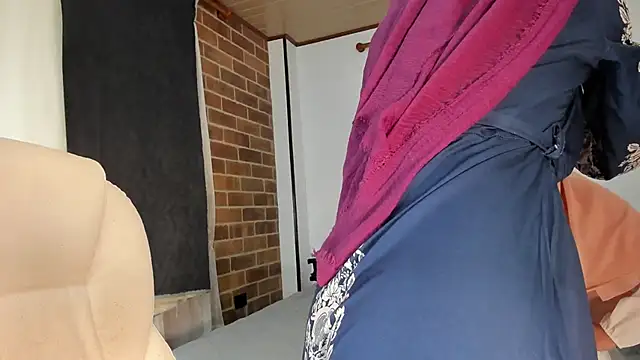 adila anich online show from 11.07.25