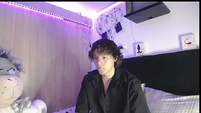 Santiago kiler online show from 04.15.26