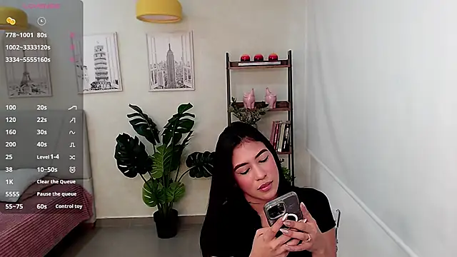 Sassy--Girl online show from 02.18.25