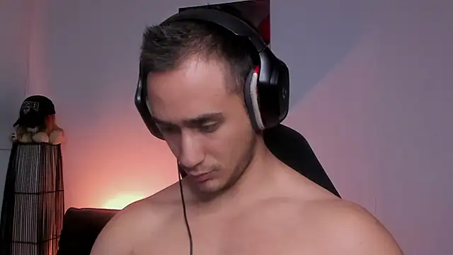 Snapshot of AlexRivera6 chatting on 02.03.25 AlexRivera6 online show from 02.03.25