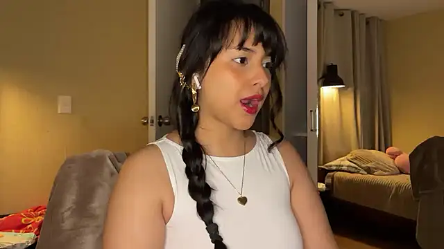 Snapshot of xSelena chatting on 08.10.26 xSelena online show from 08.10.26