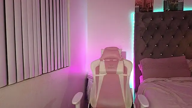 evajonez online show from 11.21.25