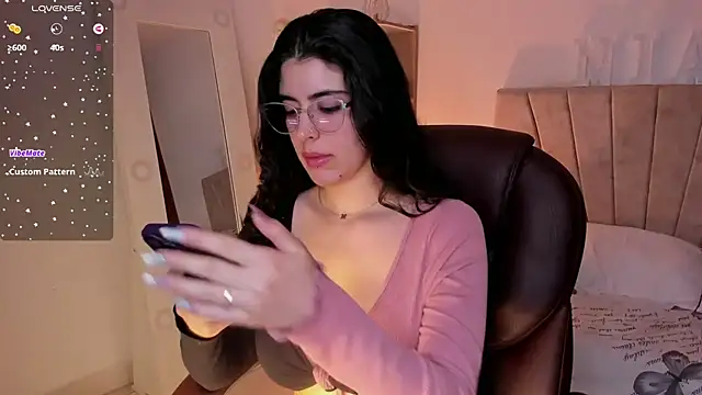 Snapshot of _Niah_ chatting on 02.01.25 Niah online show from 02.01.25