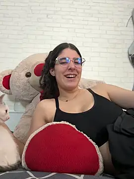 Snapshot of _Niah_ chatting on 02.03.25 Niah online show from 02.03.25