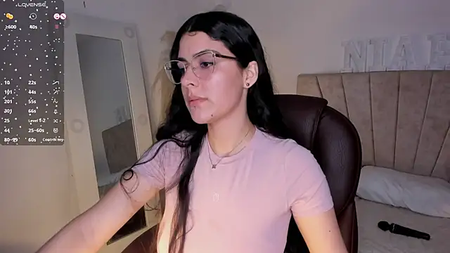 Snapshot of _Niah_ chatting on 02.24.25 Niah online show from 02.24.25