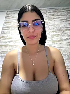 Snapshot of _Niah_ chatting on 10.10.25 Niah online show from 10.10.25