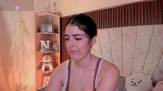 Snapshot of _Niah_ chatting on 10.19.25 Niah online show from 10.19.25