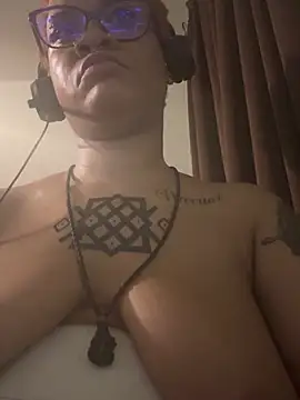 nickytheehawtie online show from 04.14.26