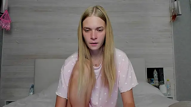 molly hunt  online show from 09.22.25