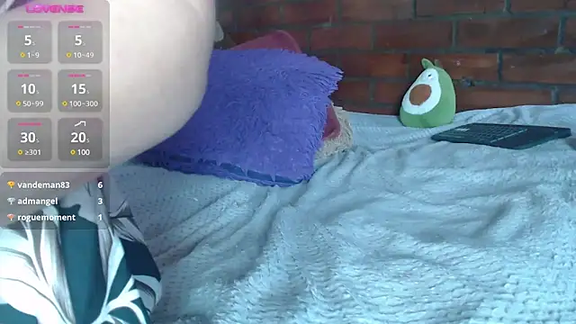 Snapshot of LIila28six chatting on 02.22.25 LIila28six online show from 02.22.25