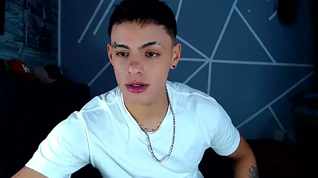 danilohot 19 online show from 03.15.25