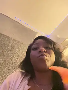 Snapshot of Kayyummy98 chatting on 02.04.25 Kayyummy98 online show from 02.04.25