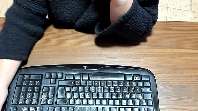 NikkiHolland online show from 02.28.26