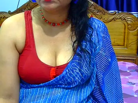 Snapshot of Daneldayna chatting on 04.22.26 Daneldayna online show from 04.22.26